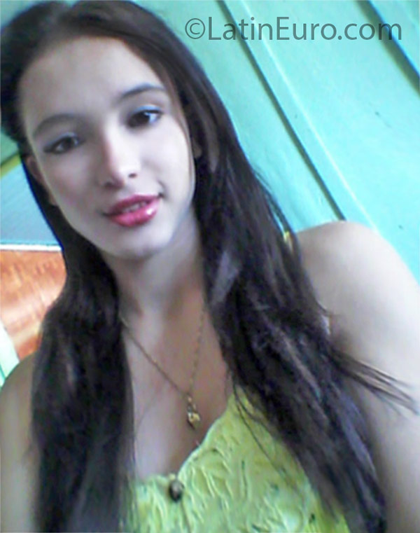Date this charming Brazil girl Daniela from Quedas do Iguacu BR9576