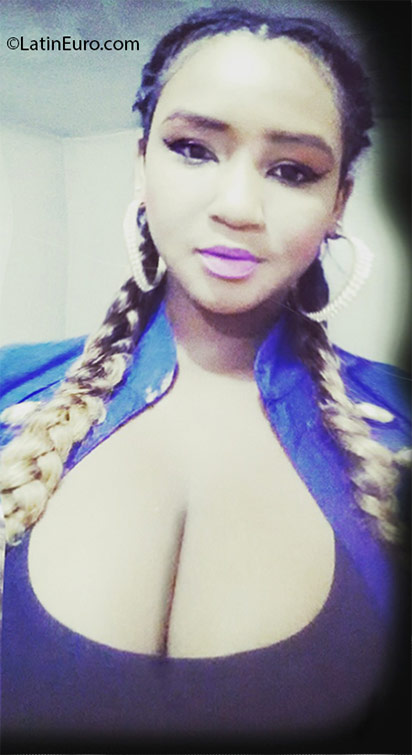 Date this voluptuous Dominican Republic girl Chantal from Santo Domingo DO25097