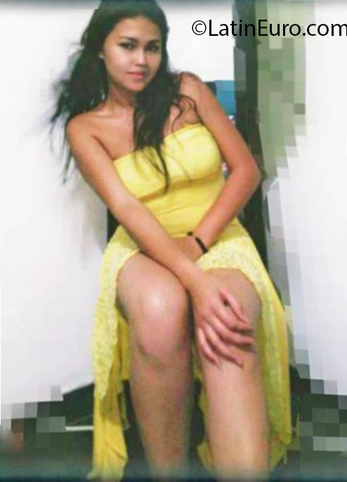 Date this happy Colombia girl Shtefy from Manizales CO18731
