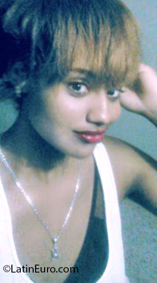Date this gorgeous Dominican Republic girl Melissa from Santo Domingo DO25152