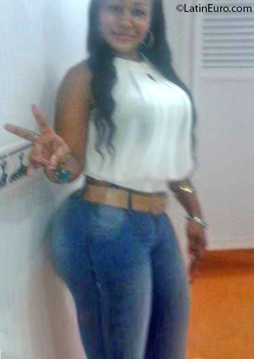 Date this georgeous Colombia girl Maritza from Buenaventura CO18750