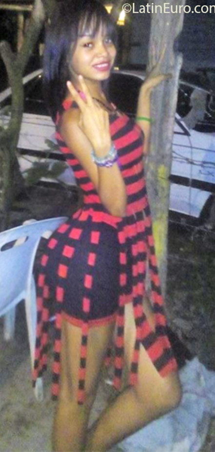 Date this pretty Dominican Republic girl Pequenita from Bonao DO25213