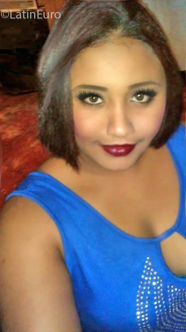 Date this georgeous Dominican Republic girl Darie from Azua DO25279