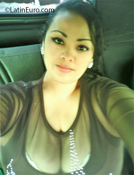 Date this nice looking Honduras girl Elsa from Copan HN2090