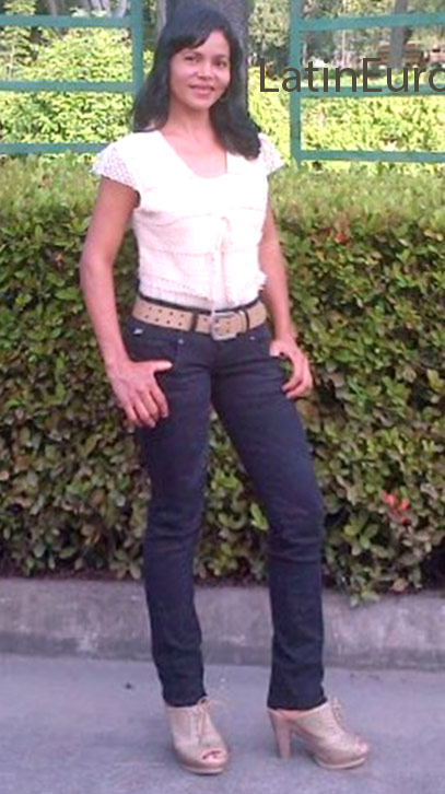 Date this attractive Honduras girl Cristina from Tegucigalpa HN2094