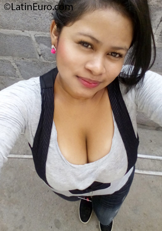 Date this hot Honduras girl Bredin from San Lorenzo HN2120