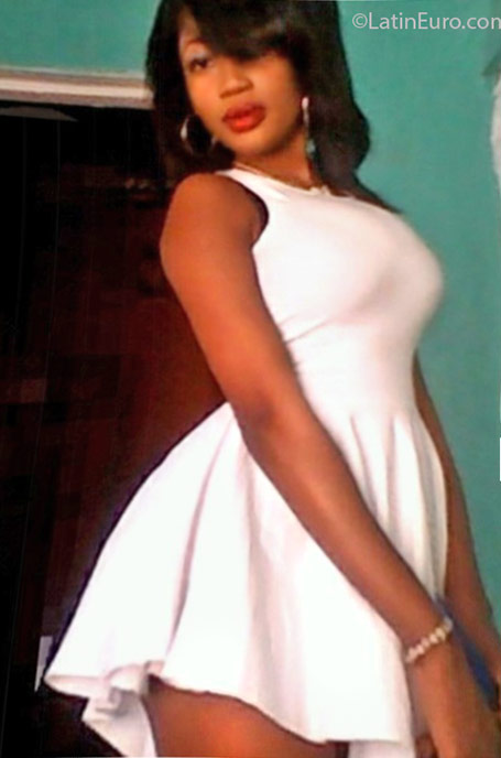 Date this georgeous Jamaica girl Unique from Kingston JM2299