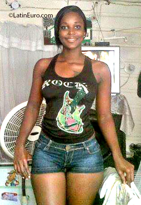 Date this sensual Jamaica girl Nordi from Kingston JM2304