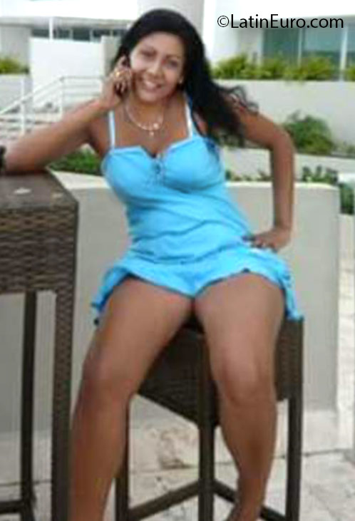 Date this nice looking Panama girl Isbeth from Panama PA971