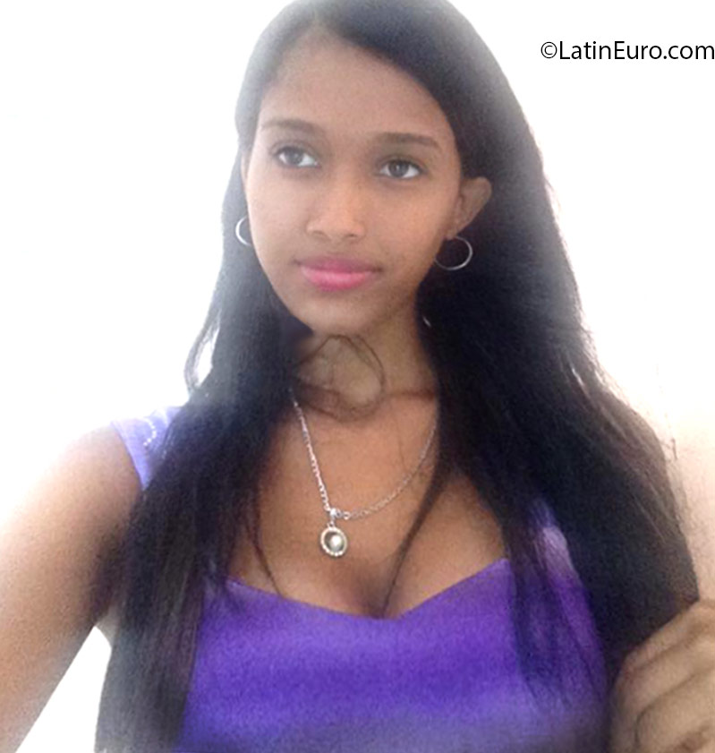 Date this lovely Dominican Republic girl Jenny from Santo Domingo DO25720