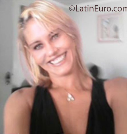 Date this stunning Brazil girl Patricia from Salvador BR9657
