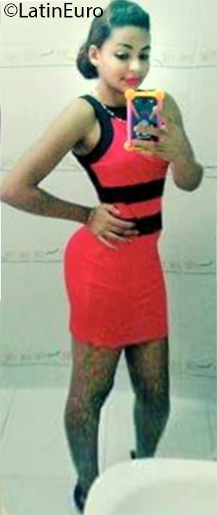 Date this hard body Dominican Republic girl Derlin from Puerto Plata DO25754