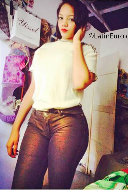 Date this delightful Dominican Republic girl Yuaisy from Puerto Plata DO25821