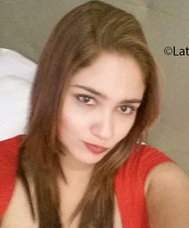 Date this attractive Colombia girl Maria from Barranquilla CO18962