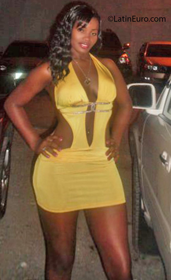 Date this charming Jamaica girl Raquel from Kingston JM2316