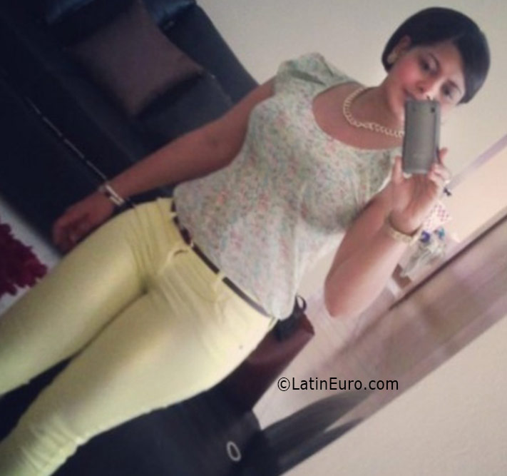 Date this charming Dominican Republic girl Elma from Santo Domingo DO25891