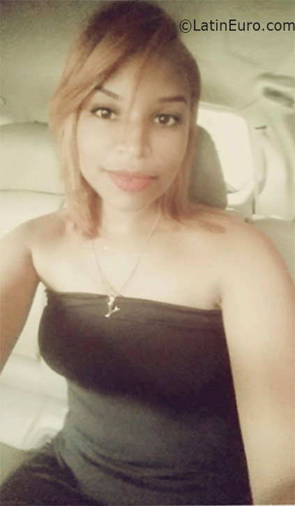 Date this attractive Dominican Republic girl Yanerfer from Santiago DO25917