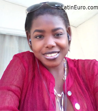 Date this nice looking Jamaica girl Allie from Kingston JM2322