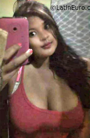 Date this voluptuous Colombia girl Ledy from Palmira CO19088