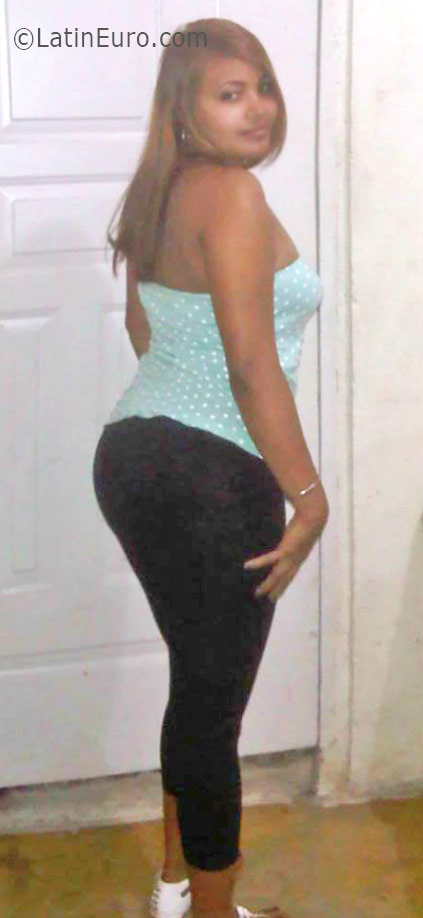 Date this funny Dominican Republic girl Paola from Santo Domingo DO26141