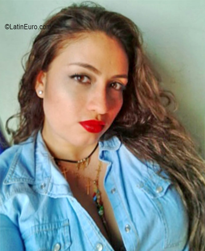 Date this foxy Colombia girl Viviana from Palmira CO19108