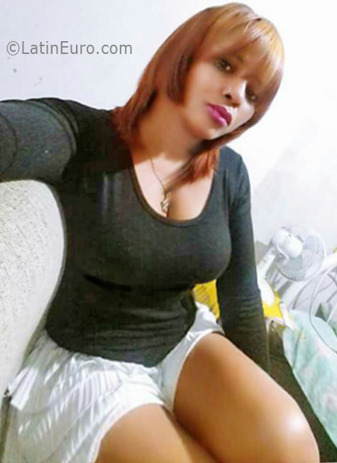 Date this gorgeous Brazil girl Jozi from Recife BR9727