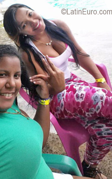 Date this fun Dominican Republic girl Yomairis from Bonao DO26242