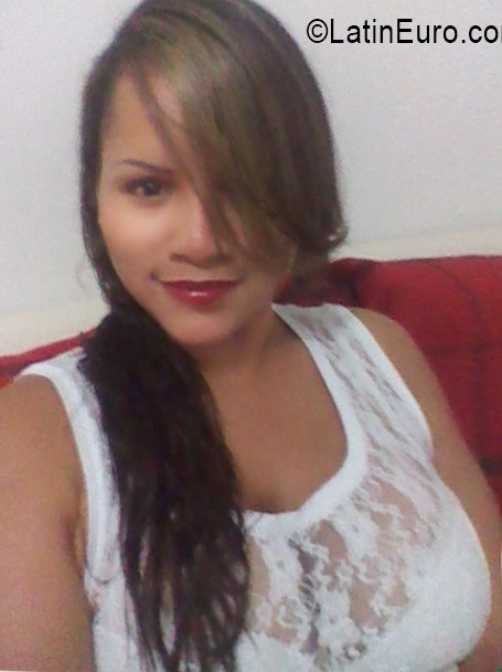 Date this beautiful Colombia girl Karen from Cartagena CO19380