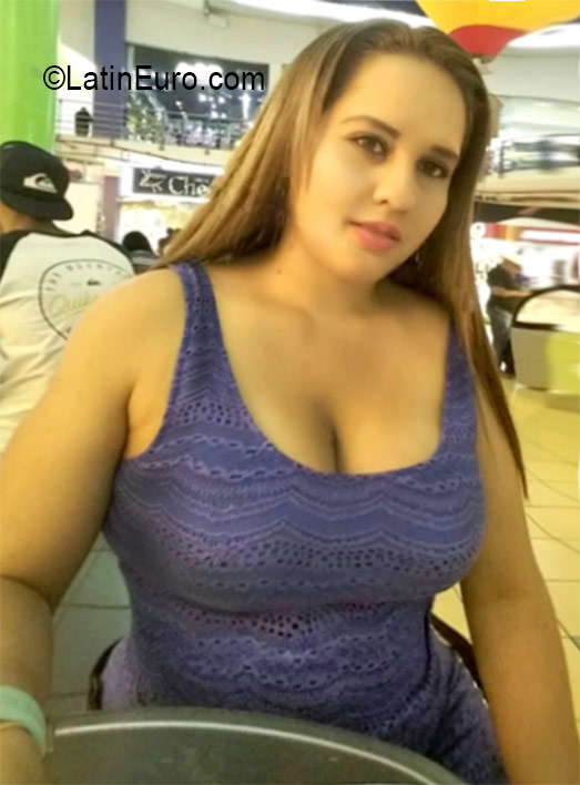 Date this foxy Panama girl Adriana from Panama PA1040