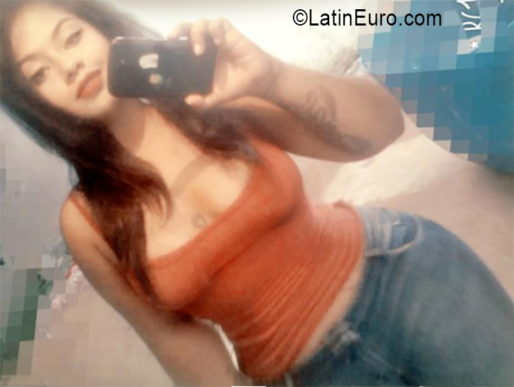 Date this beautiful Colombia girl Vanessa from Medellin CO19464