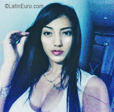 Date this gorgeous Colombia girl JOHANA from Medellin CO19481