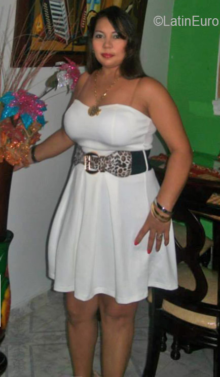 Date this hot Colombia girl Selina from Barranquilla CO19531