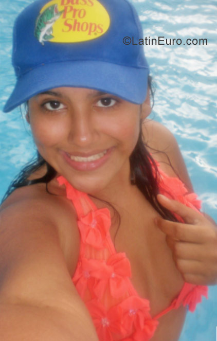 Date this stunning Venezuela girl Nagibechereno from Caracas VE784