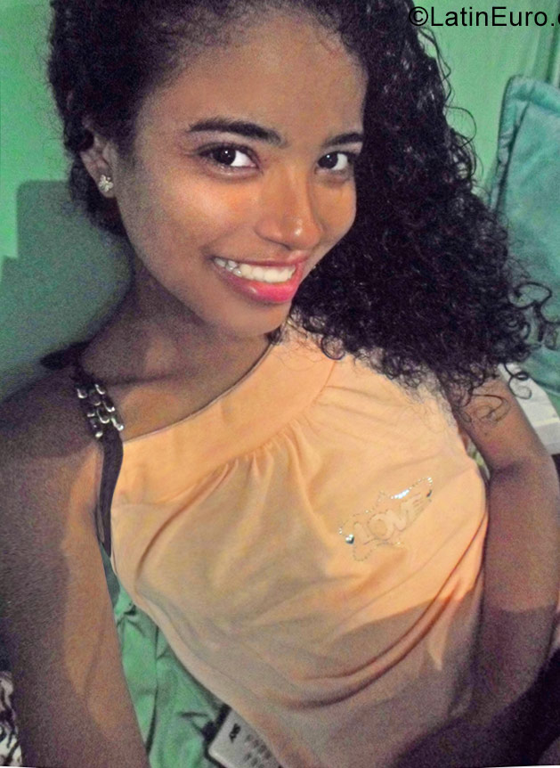 Date this pretty Brazil girl Denise from Salvador BR9788