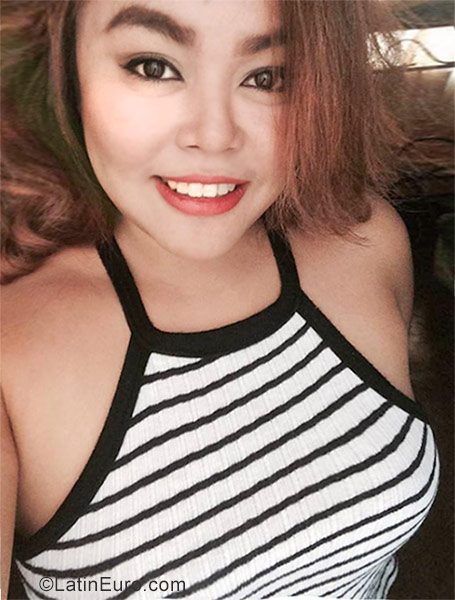 Date this cute Philippines girl Chie from Manila PH935