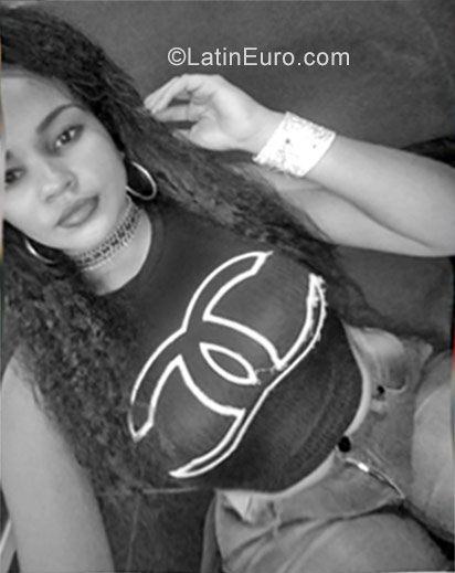 Date this georgeous Dominican Republic girl Paola from Santo Domingo DO26855