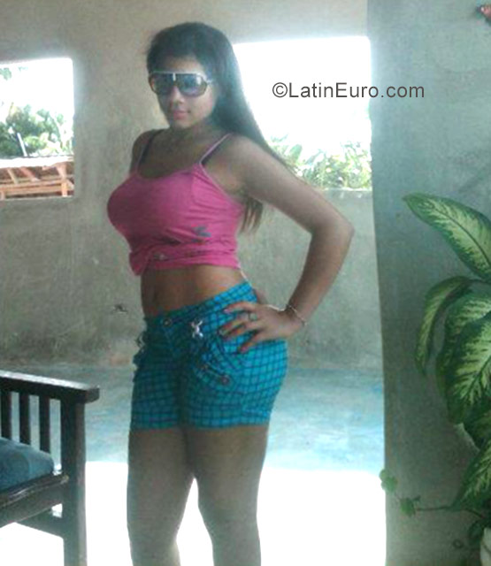 Date this delightful Dominican Republic girl Corima from Higuey DO26872