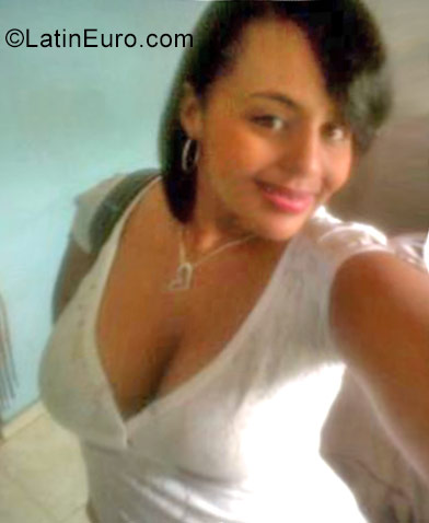 Date this passionate Dominican Republic girl Karina from Santo Domingo DO26874