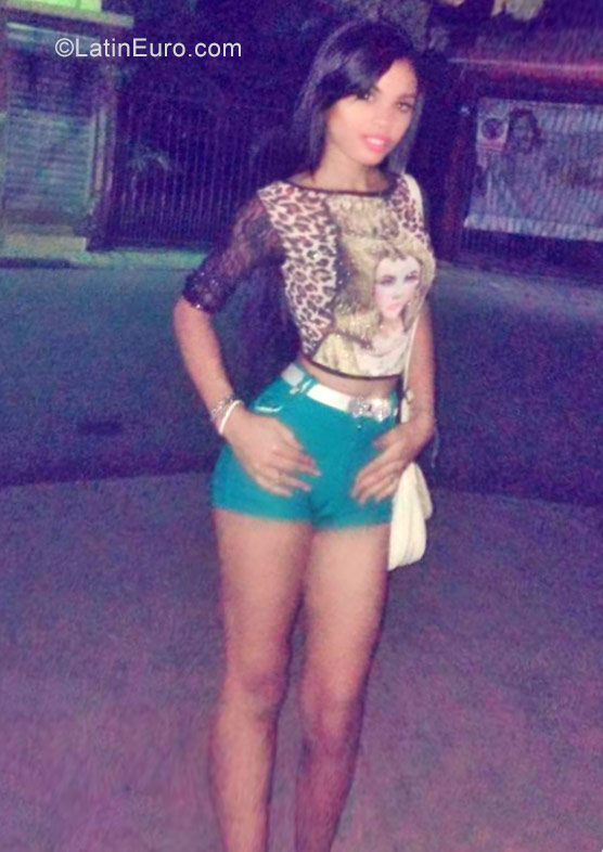 Date this hot Dominican Republic girl Yoelnne from Mao Valverde DO27213