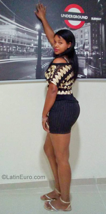 Date this gorgeous Dominican Republic girl Francisca from Santo Domingo DO27299
