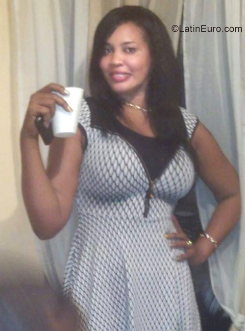 Date this attractive Dominican Republic girl Felisa from Santo Domingo DO27531