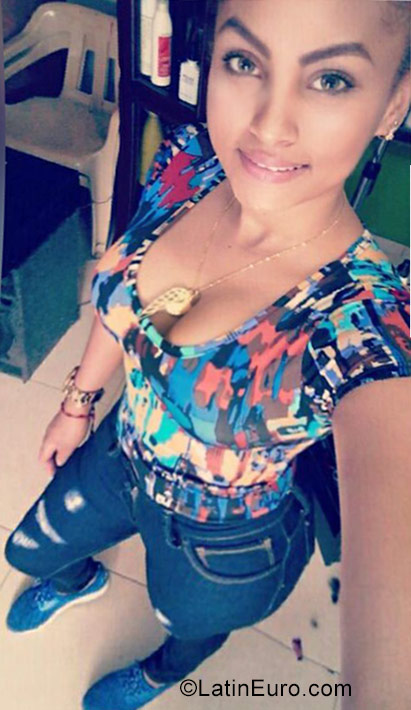 Date this nice looking Dominican Republic girl Lilbeth from Santiago DO27754