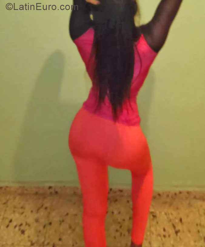 Date this sultry Dominican Republic girl Franchesca from Santo Domingo Este DO28049