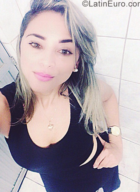 Date this tall Brazil girl Vagi from Fortaleza BR9975