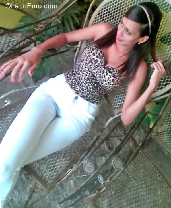 Date this passionate Dominican Republic girl Angie from Santo Domingo DO28373