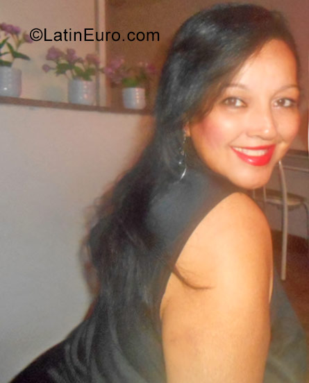 Date this athletic Brazil girl Sandra from Limeira BR10010
