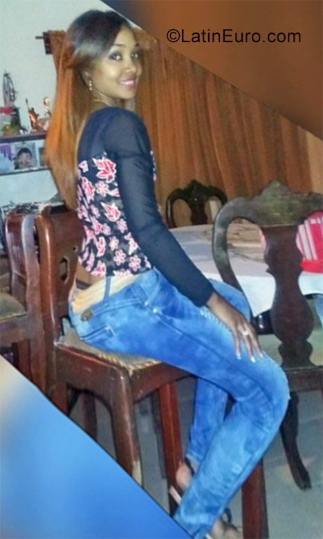 Date this sultry Dominican Republic girl Lucy from Santo Domingo DO28443
