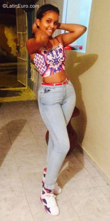 Date this lovely Dominican Republic girl Teany from Santo Domingo DO28480