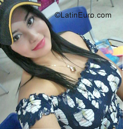 Date this funny Colombia girl Carolina from Barranquilla CO21281
