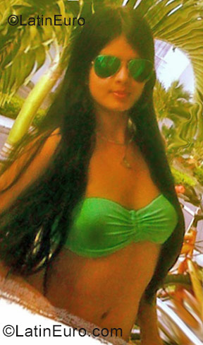Date this cute Colombia girl Michelle from Pereira CO21412